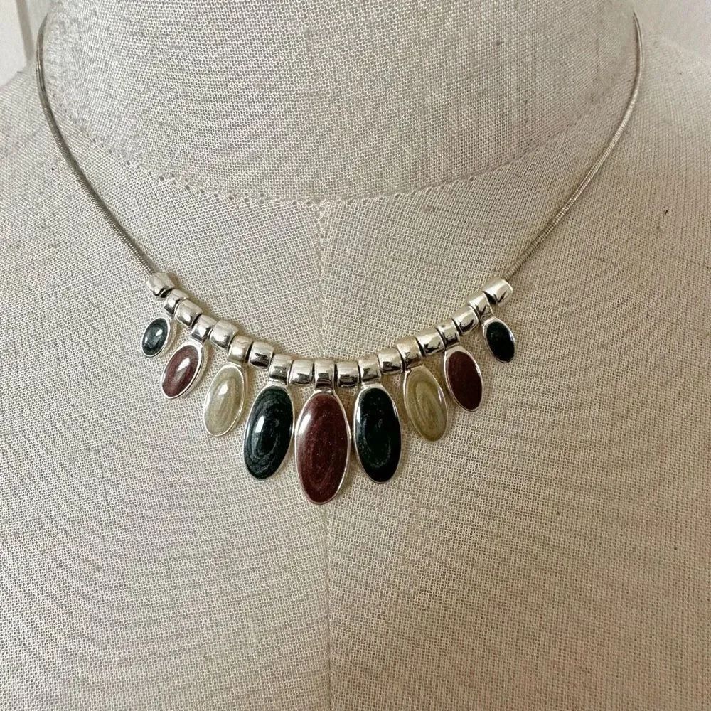 Green and brown oval pendant necklace